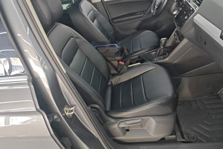 Used Volkswagen Tiguan 2018 280TSI Two-Wheel-Drive Elite Version Right Front Seat