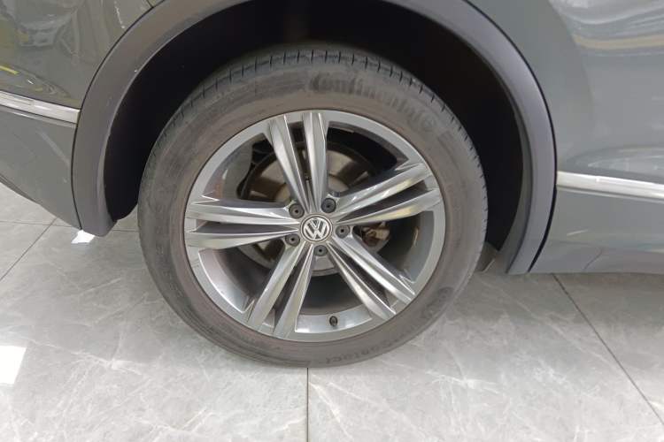 Used Volkswagen Tiguan 2018 330TSI Four-Wheel Drive High-End Model Right Rear Wheel Hub