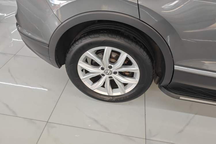Used Volkswagen Tiguan 2018 280TSI Two-Wheel-Drive Elite Version Right Rear Wheel Hub