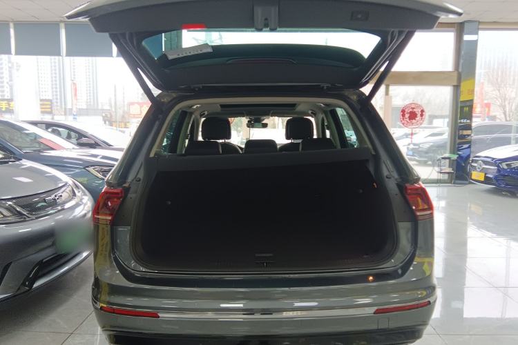 Used Volkswagen Tiguan 2018 330TSI Four-Wheel Drive High-End Model Trunk