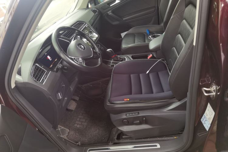 Used Volkswagen Tiguan 2018 330TSI All-Wheel-Drive Innovation Model Left Front Seat