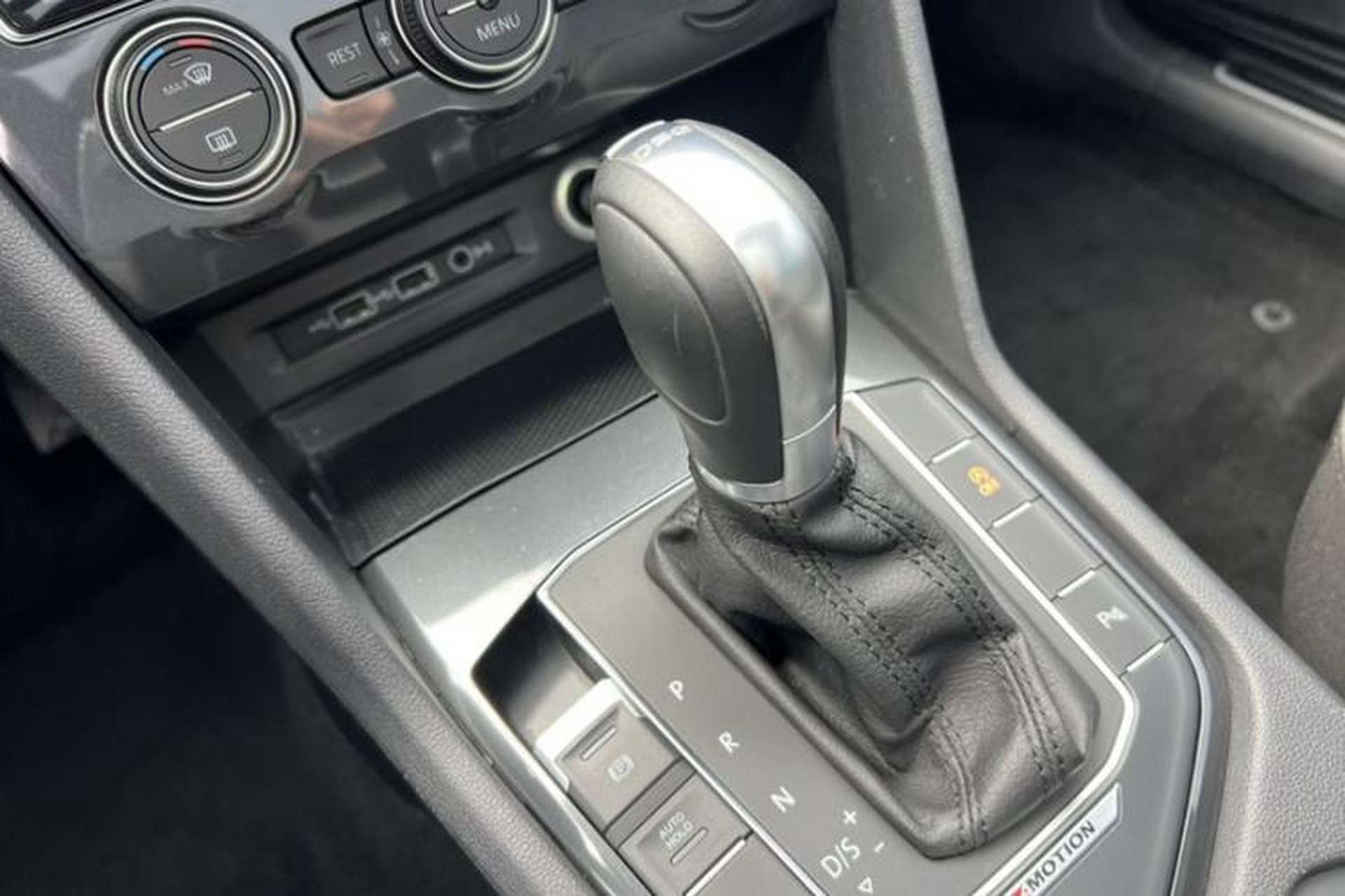 Used Volkswagen Tiguan 2018 330TSI All-Wheel-Drive Innovation Model Interior 3