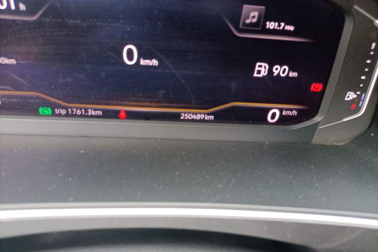Used Volkswagen Tiguan 2018 330TSI All-Wheel-Drive Innovation Model Odometer Close Up