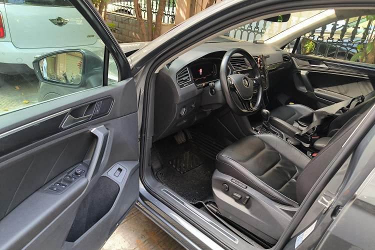Used Volkswagen Tiguan 2018 330TSI All-Wheel-Drive Innovation Model Driver Seat