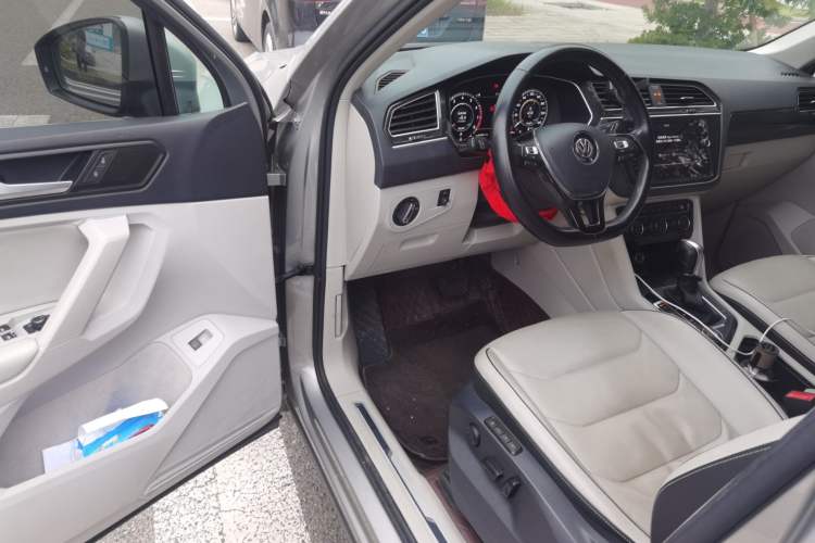 Used Volkswagen Tiguan 2018 330TSI All-Wheel-Drive Innovation Model Driver Seat