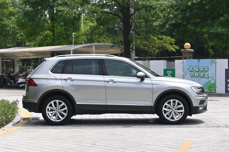 Used Volkswagen Tiguan 2018 330TSI All-Wheel-Drive Innovation Model Exterior 3