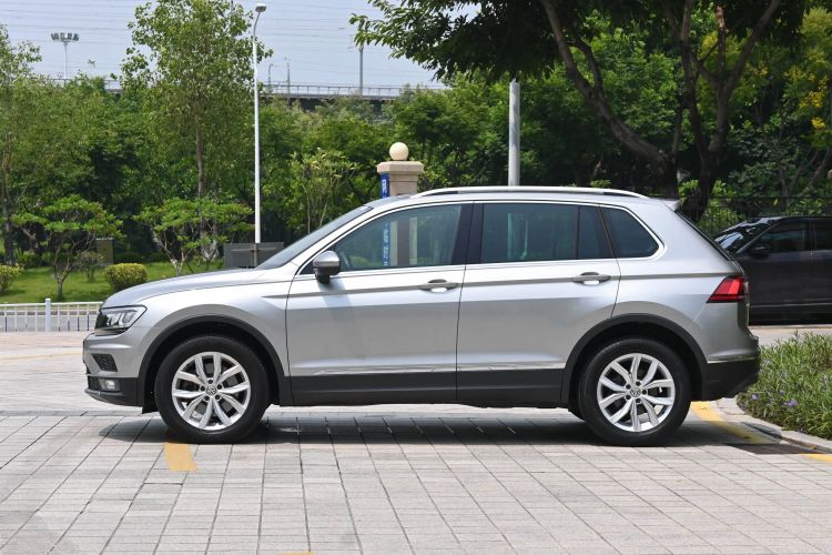 Used Volkswagen Tiguan 2018 330TSI All-Wheel-Drive Innovation Model Exterior 4