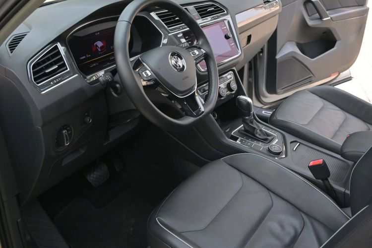 Used Volkswagen Tiguan 2018 330TSI All-Wheel-Drive Innovation Model Interior 1