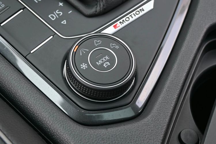 Used Volkswagen Tiguan 2018 330TSI All-Wheel-Drive Innovation Model Interior 4