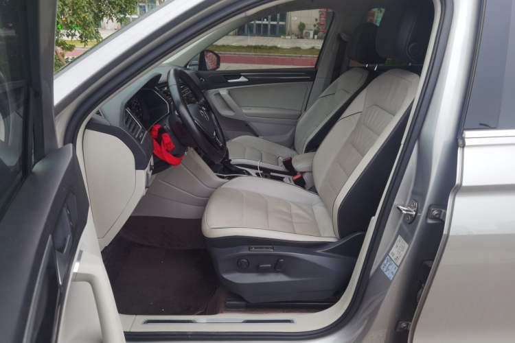 Used Volkswagen Tiguan 2018 330TSI All-Wheel-Drive Innovation Model Left Front Seat