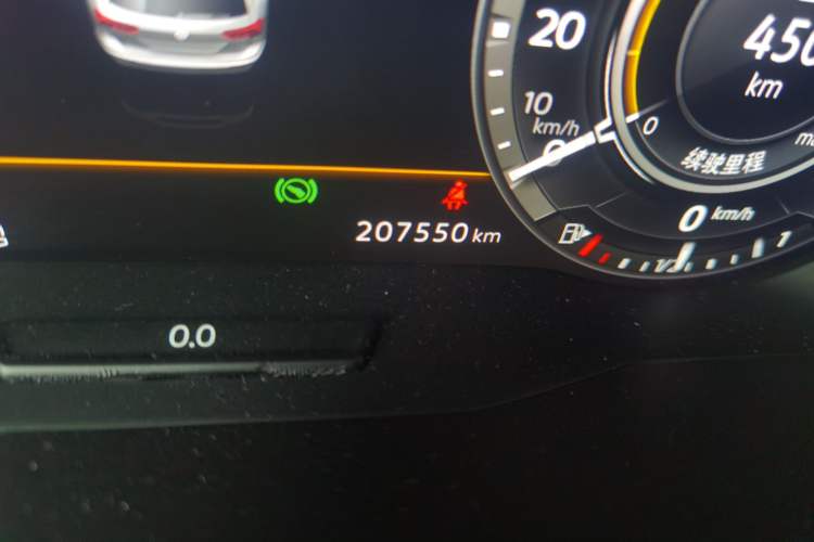 Used Volkswagen Tiguan 2018 330TSI All-Wheel-Drive Innovation Model Odometer Close Up