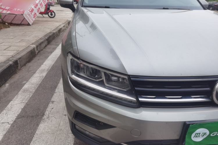 Used Volkswagen Tiguan 2018 330TSI All-Wheel-Drive Innovation Model Right Front Headlight