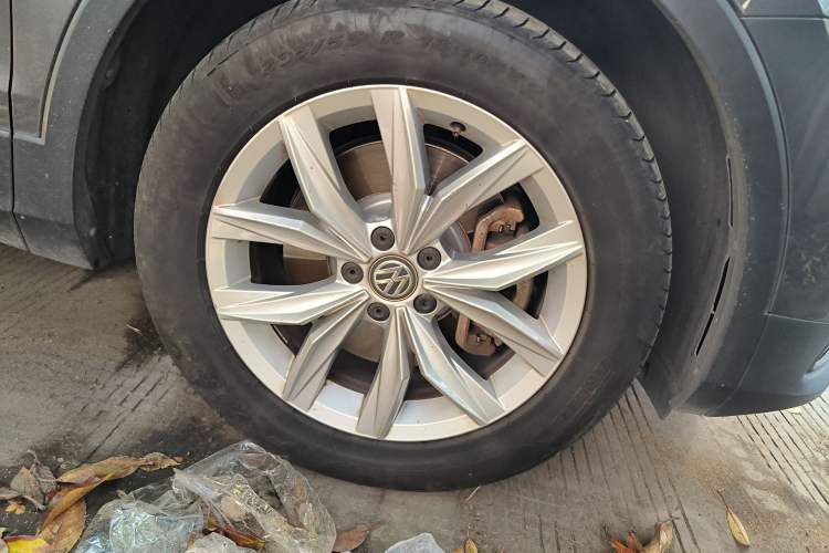 Used Volkswagen Tiguan 2018 330TSI All-Wheel-Drive Innovation Model Right Front Wheel Hub