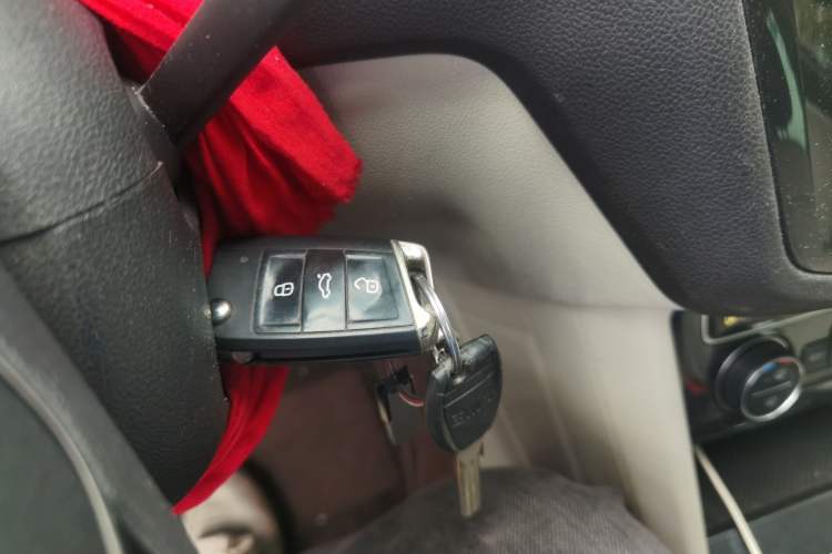 Used Volkswagen Tiguan 2018 330TSI All-Wheel-Drive Innovation Model Vehicle Key