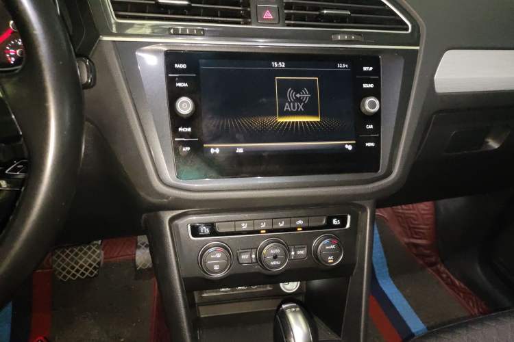 Used Volkswagen Tiguan 2018 280TSI Two-Wheel-Drive Elite Version Audio And AC Panel