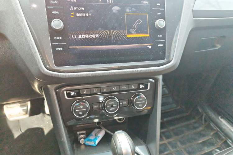 Used Volkswagen Tiguan 2018 380TSI Four-Wheel Drive R-Line Audio And AC Panel