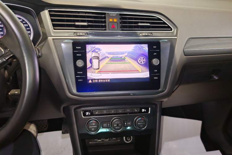 Used Volkswagen Tiguan 2018 330TSI All-Wheel-Drive Innovation Model Audio And AC Panel