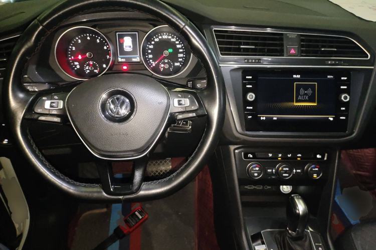Used Volkswagen Tiguan 2018 280TSI Two-Wheel-Drive Elite Version Center Console