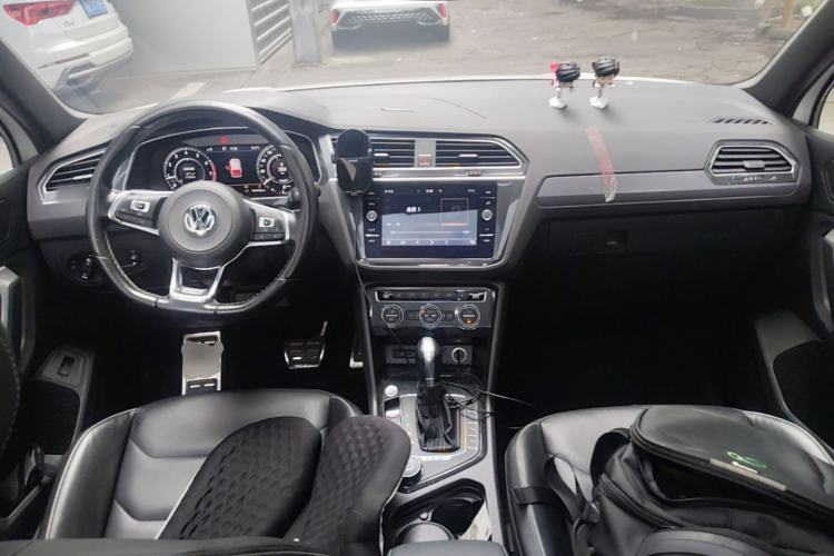 Used Volkswagen Tiguan 2018 380TSI Four-Wheel Drive R-Line Center Console
