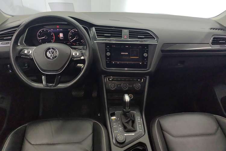 Used Volkswagen Tiguan 2018 330TSI All-Wheel-Drive Innovation Model Center Console