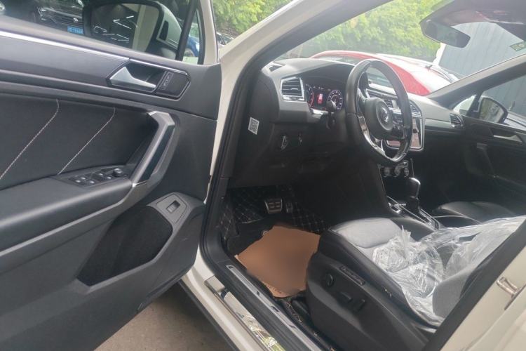 Used Volkswagen Tiguan 2018 380TSI Four-Wheel Drive R-Line Driver Seat