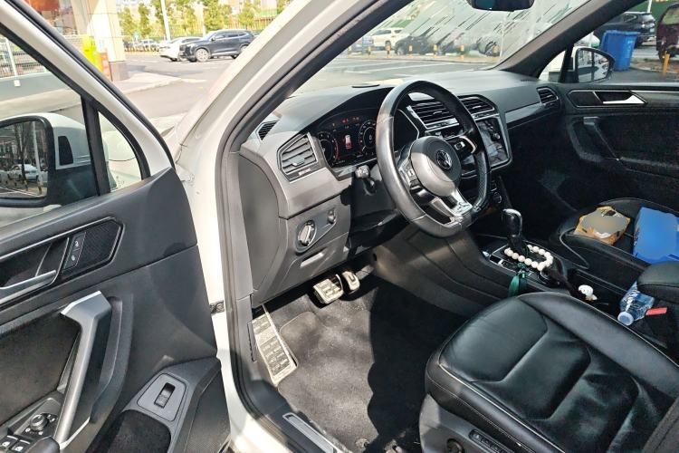 Used Volkswagen Tiguan 2018 380TSI Four-Wheel Drive R-Line Driver Seat