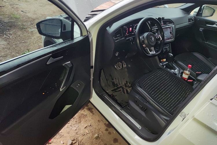 Used Volkswagen Tiguan 2018 380TSI Four-Wheel Drive R-Line Driver Seat