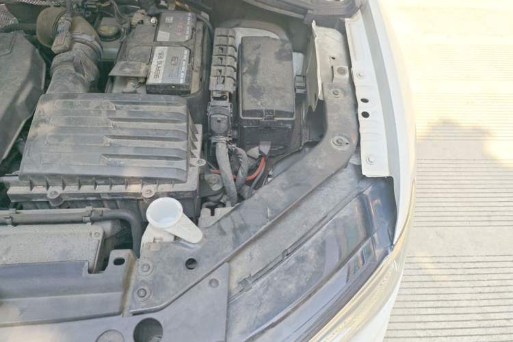 Used Volkswagen Tiguan 2018 330TSI All-Wheel-Drive Innovation Model Engine Bay Left
