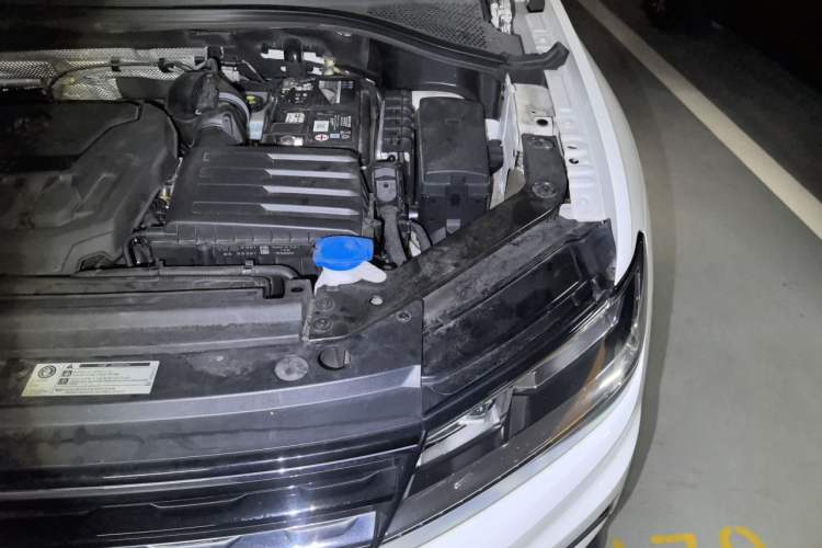 Used Volkswagen Tiguan 2018 330TSI All-Wheel-Drive Innovation Model Engine Bay Left