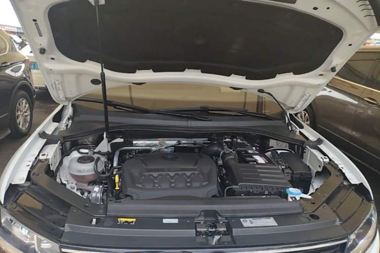 Used Volkswagen Tiguan 2018 330TSI All-Wheel-Drive Innovation Model Engine Bay