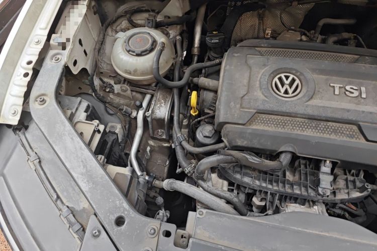 Used Volkswagen Tiguan 2018 380TSI Four-Wheel Drive R-Line Engine Bay Right