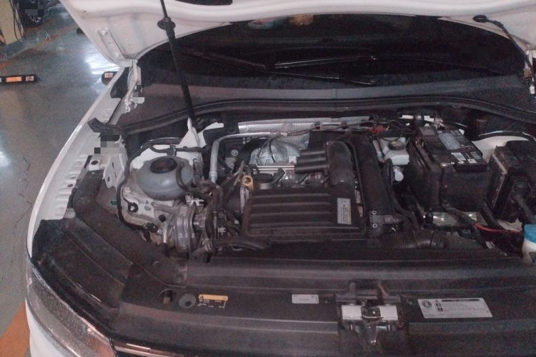 Used Volkswagen Tiguan 2018 280TSI Two-Wheel-Drive Elite Version Engine Bay Right