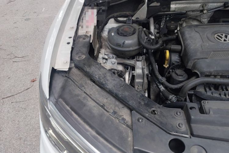 Used Volkswagen Tiguan 2018 380TSI Four-Wheel Drive R-Line Engine Bay Right