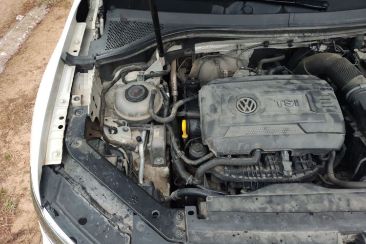 Used Volkswagen Tiguan 2018 380TSI Four-Wheel Drive R-Line Engine Bay Right