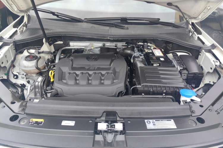Used Volkswagen Tiguan 2018 330TSI All-Wheel-Drive Innovation Model Engine Bay