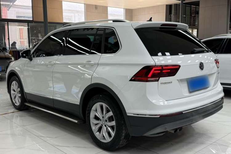 Used Volkswagen Tiguan 2018 330TSI All-Wheel-Drive Innovation Model Exterior 3