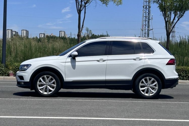 Used Volkswagen Tiguan 2018 330TSI All-Wheel-Drive Innovation Model Exterior 3