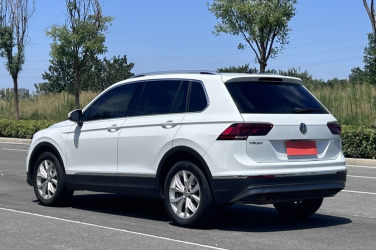Used Volkswagen Tiguan 2018 330TSI All-Wheel-Drive Innovation Model Exterior 4