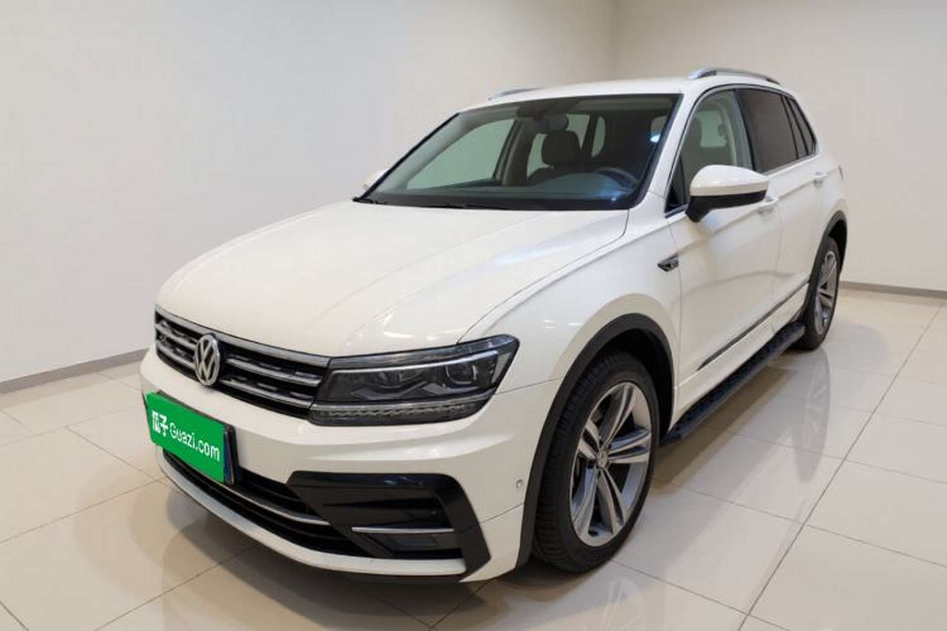 Used Volkswagen Tiguan 2018 330TSI All-Wheel-Drive Innovation Model Front Left 45 Deg