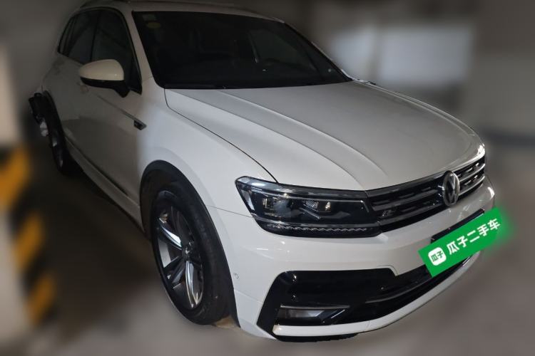 Used Volkswagen Tiguan 2018 380TSI Four-Wheel Drive R-Line Front Right 45 Deg
