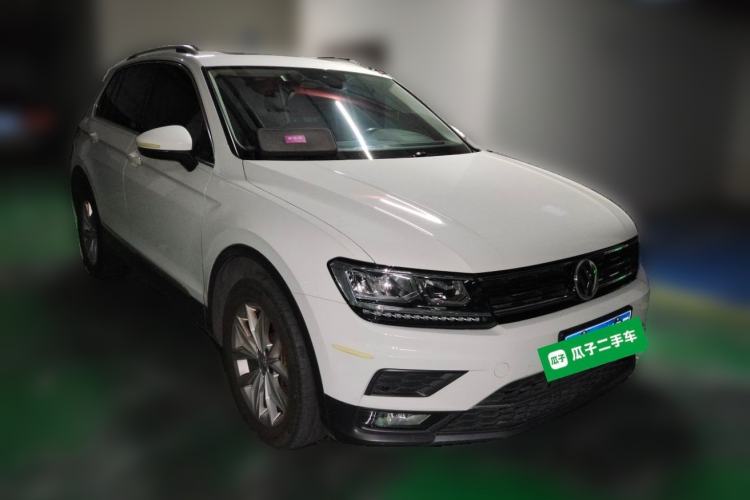 Used Volkswagen Tiguan 2018 330TSI All-Wheel-Drive Innovation Model Front Right 45 Deg