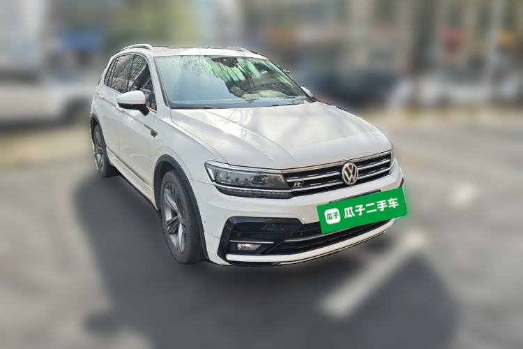 Used Volkswagen Tiguan 2018 380TSI Four-Wheel Drive R-Line Front Right 45 Deg