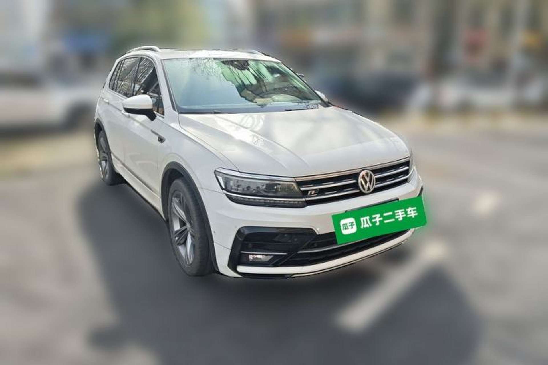 Used Volkswagen Tiguan 2018 380TSI Four-Wheel Drive R-Line Front Right 45 Deg
