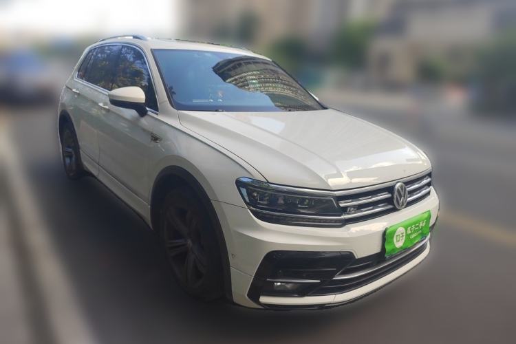 Used Volkswagen Tiguan 2018 380TSI Four-Wheel Drive R-Line Front Right 45 Deg