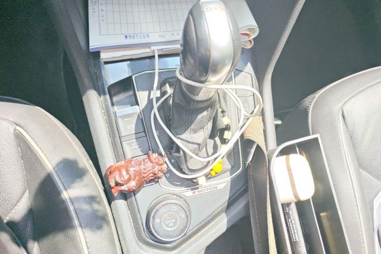 Used Volkswagen Tiguan 2018 330TSI All-Wheel-Drive Innovation Model Gear Lever