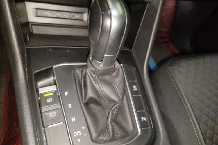 Used Volkswagen Tiguan 2018 280TSI Two-Wheel-Drive Elite Version Gear Lever