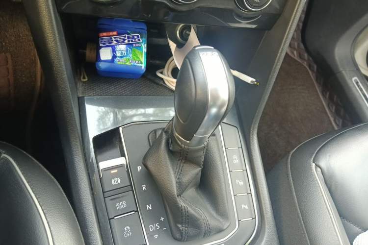 Used Volkswagen Tiguan 2018 330TSI Four-Wheel Drive High-End Model Gear Lever