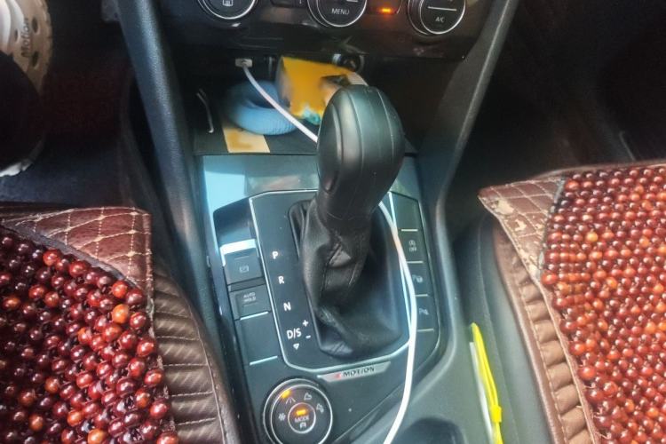 Used Volkswagen Tiguan 2018 330TSI Four-Wheel Drive High-End Model Gear Lever