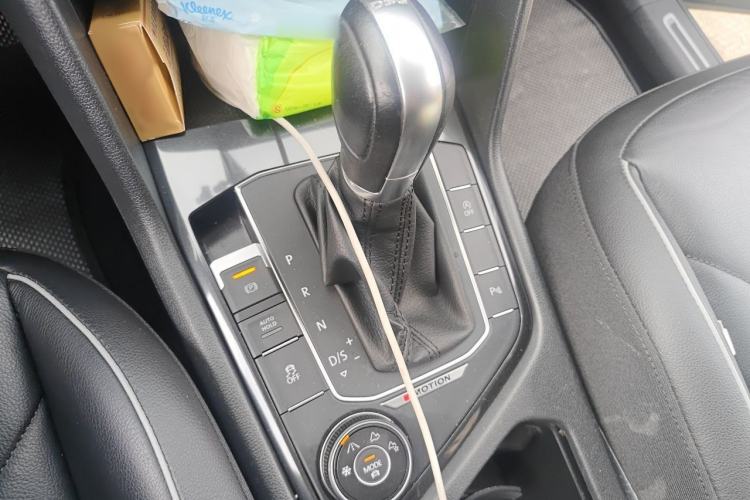 Used Volkswagen Tiguan 2018 330TSI All-Wheel-Drive Innovation Model Gear Lever