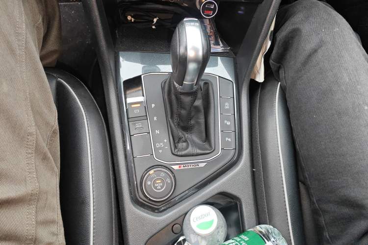 Used Volkswagen Tiguan 2018 330TSI Four-Wheel Drive High-End Model Gear Lever